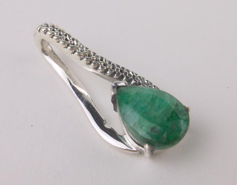 New Sterling Silver 3ct Emerald Pendant (1 of 1)