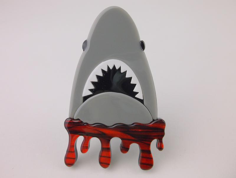Stunning 3D Lucite Jaws Great White Shark Brooch (1 of 3)