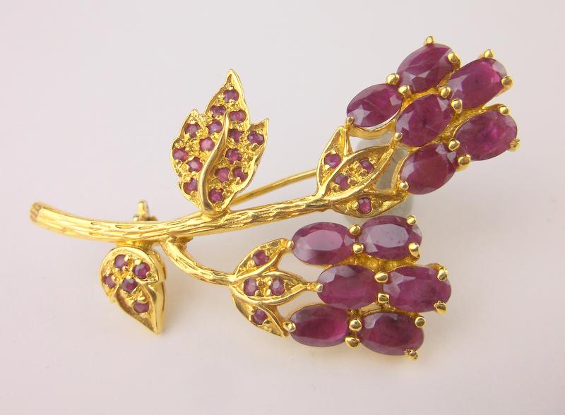 Stunning Heavy 18kt Gold Ruby Rose Brooch (1 of 5)