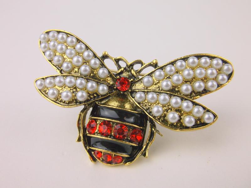 Stunning Enameled Rhinestone Bee Insect Brooch (1 of 1)