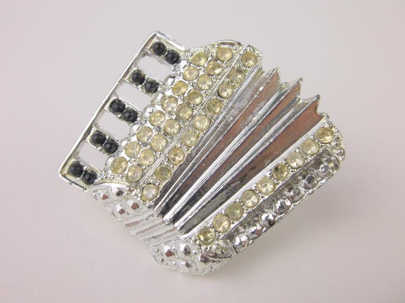 Stunning Antique 1950s Rhinestone Accordion Brooch (1 of 2)