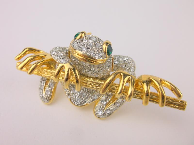 Stunning Large Vintage Rhinestone Tree Frog Brooch (1 of 1)