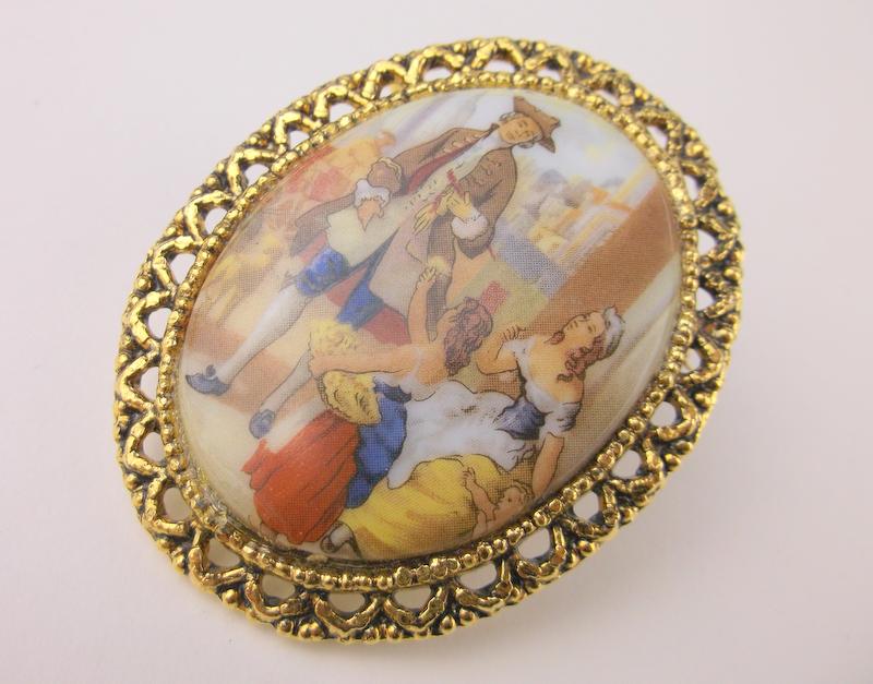Stunning Large Antique 1960s Cameo Brooch (1 of 1)