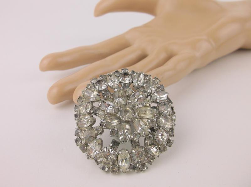 Stunning Antique 1950s Rhinestone Brooch (1 of 2)