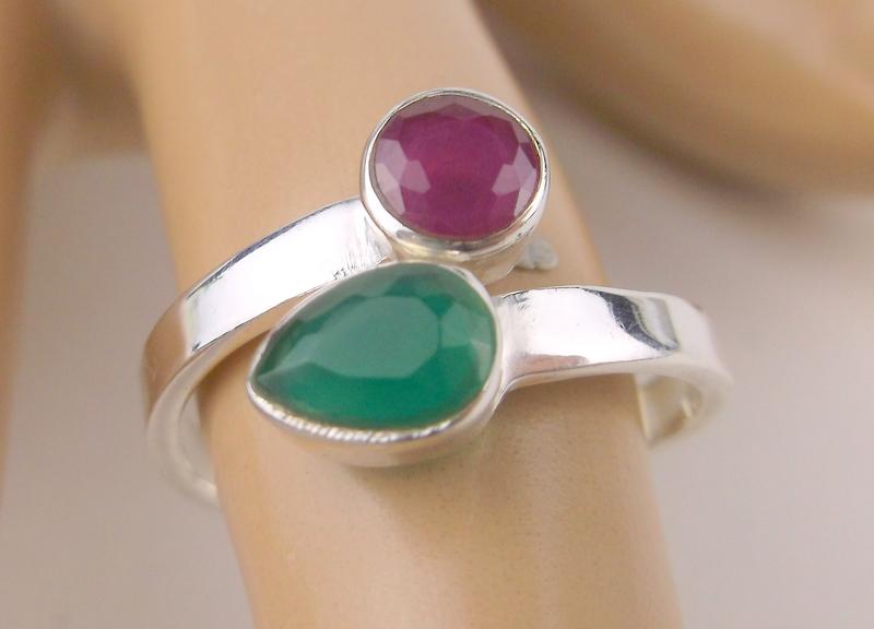 New Sterling Silver Ruby Emerald Ring Size 8 (1 of 1)