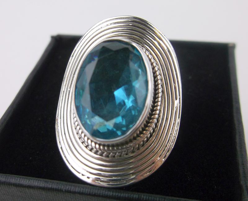 New Boxed Sterling Silver Blue Stone Ring Size 6.5 (1 of 2)