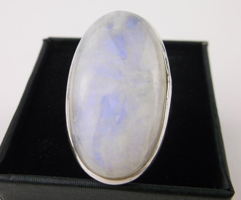 New Boxed Large Sterling Silver Moonstone Ring 8 (1 of 2)