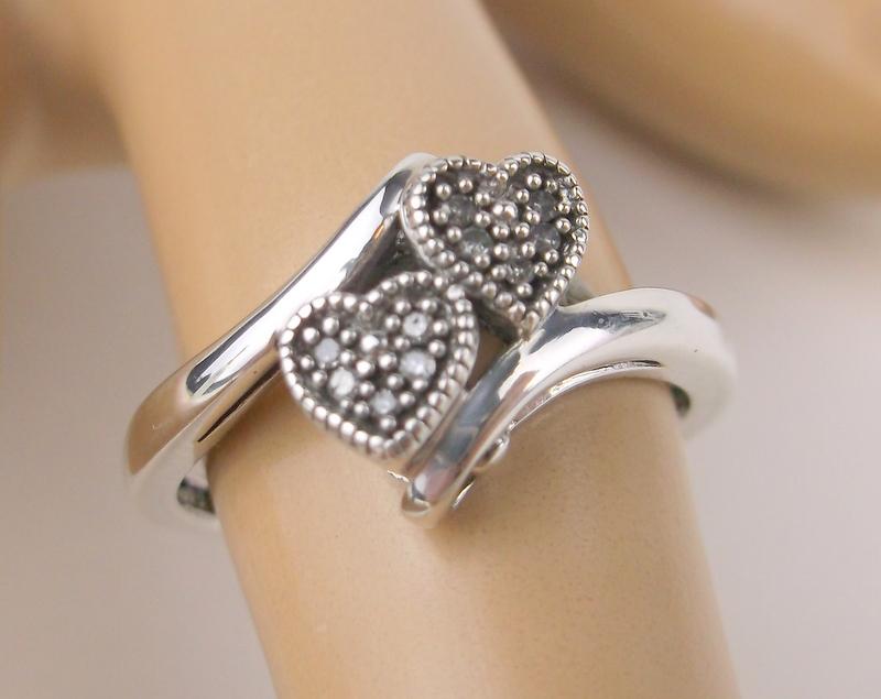 Stunning Sterling Silver Diamond Heart Ring 7 (1 of 2)