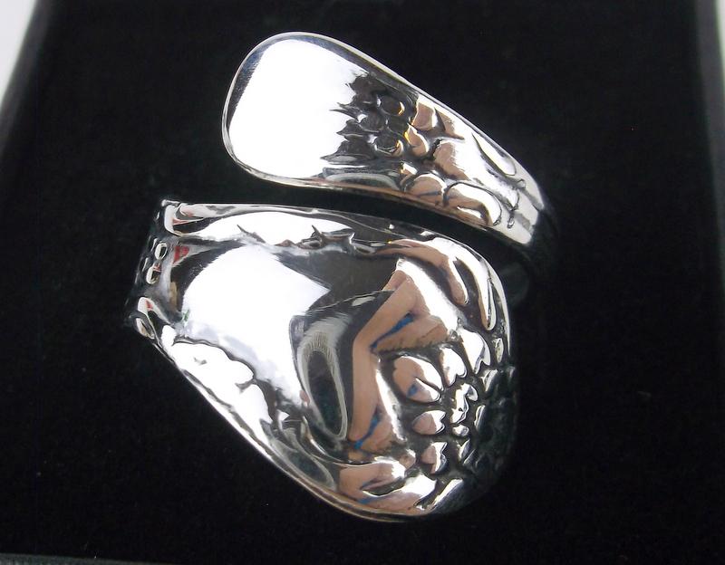 New Boxed Sterling Silver Spoon Ring Size 7 (1 of 2)