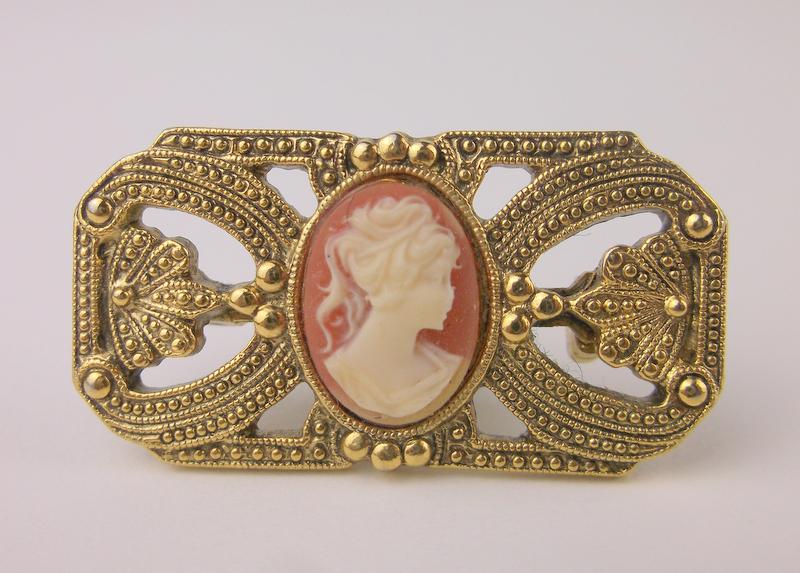 Stunning Ornate Cameo Brooch (1 of 1)