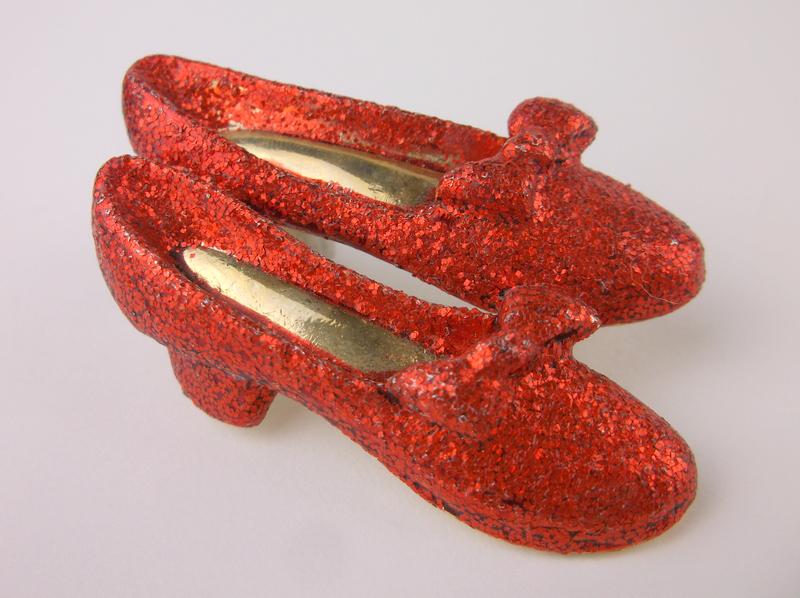 Gorgeous Vintage Ruby Red Slippers Brooch Wizard Oz (1 of 1)