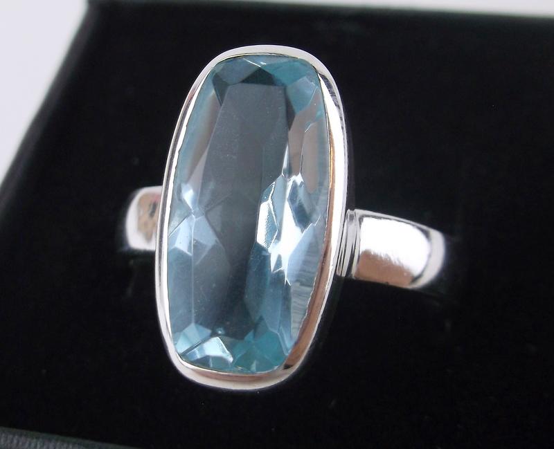 New Boxed Sterling Silver Blue Stone Ring 9.5 (1 of 2)