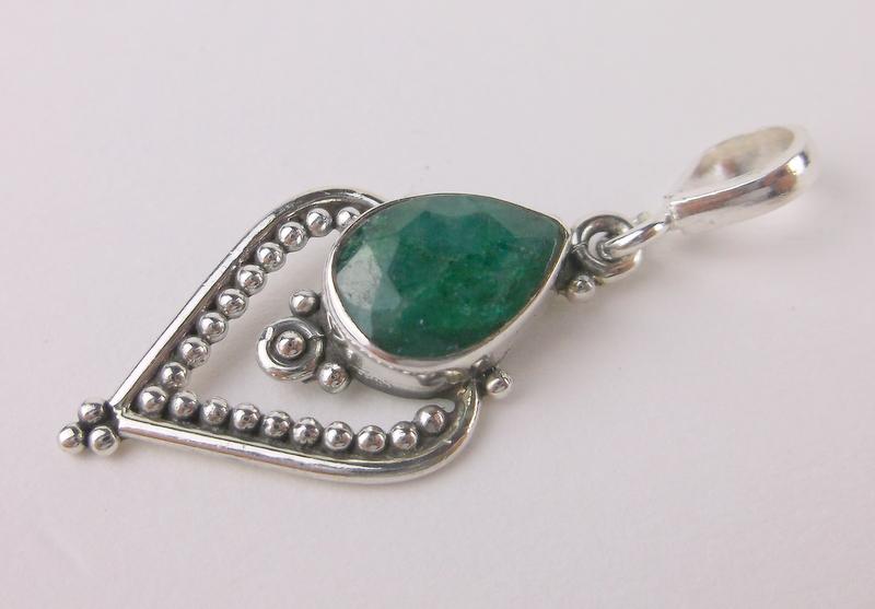 New Sterling Silver 2ct Emerald Pendant (1 of 1)