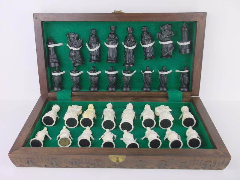 Gorgeous Vintage Chess Set in Carved Wood Case (1 of 6)