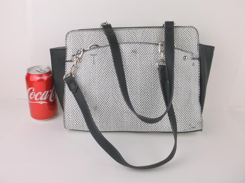 Stunning Liz Claiborne Handbag purse (1 of 5)