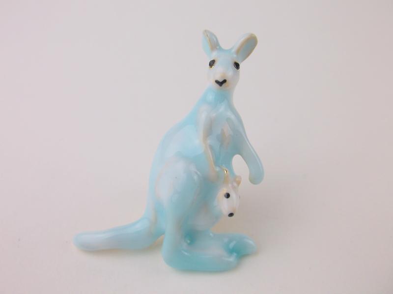 Stunning Enameled Rhinestone Kangaroo Brooch (1 of 1)