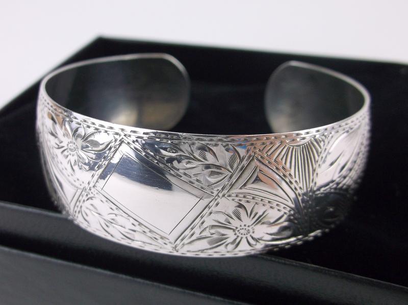 Stunning Antique Boxed Sterling Silver Cuff Bracelet (1 of 5)