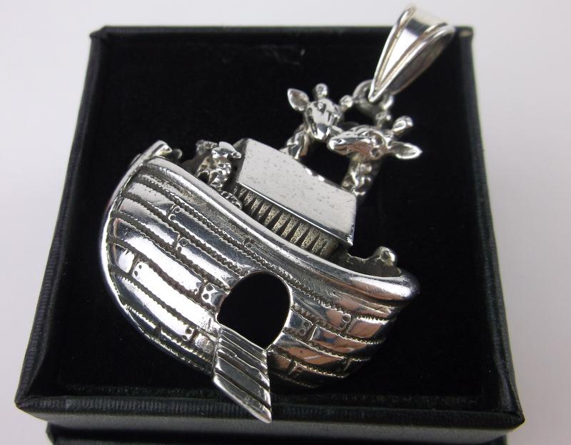 Stunning Heavy Boxed Sterling Noahs Ark Pendant (1 of 2)
