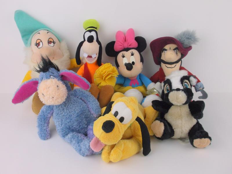 Stunning Vintage Disney Plush Lot Minnie Pluto More: excellent condition