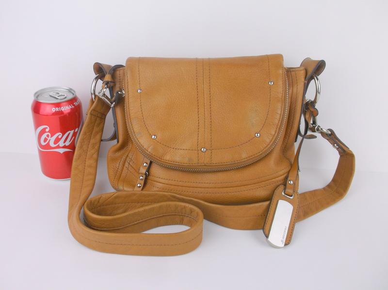 Gorgeous B Makowsky Leather Crossbody Handbag (1 of 7)