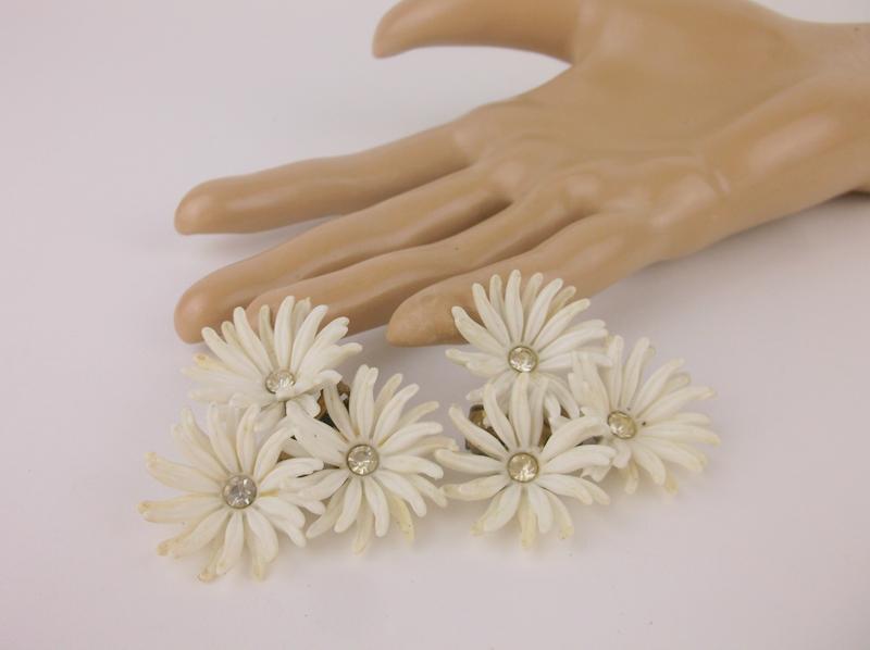 Gorgeous Antique 1950s Rhinestone Flower Earrings (1 of 3)