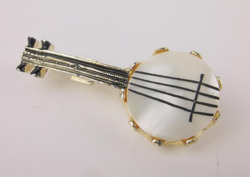 Mint Antique 1960s Banjo Brooch: Mint Condition, In Like New Condition, Perfect