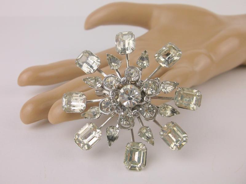 Stunning Mint 1950s Rhinestone Brooch (1 of 3)