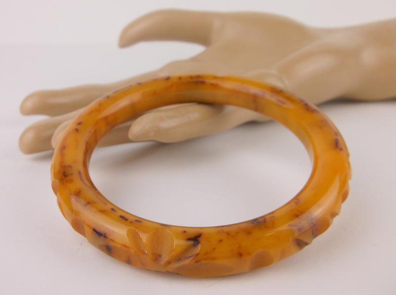 Stunning Antique 1940s Bakelite Bangle Bracelet (1 of 5)