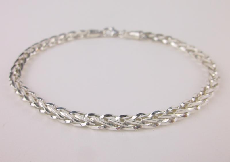 Stunning Sterling Silver Chain Bracelet 8 Inch: Guaranteed Solid 925 Sterling Silver, in Excellent Condition