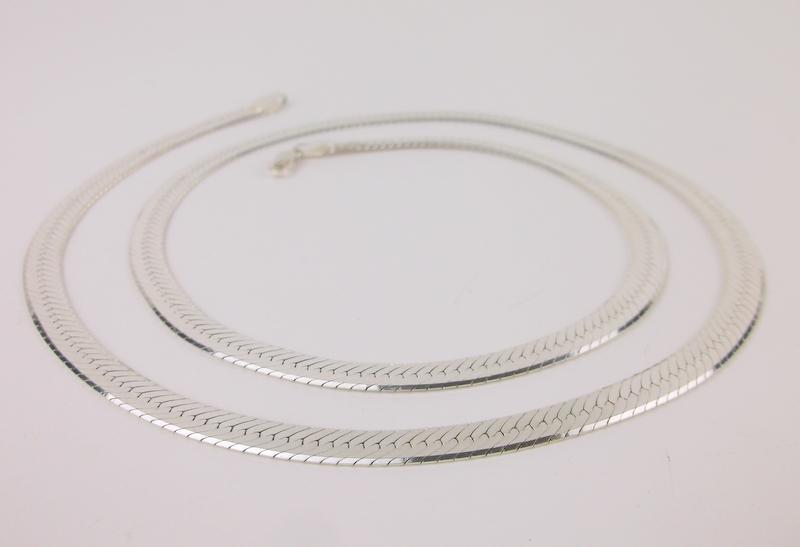 Stunning Heavy Sterling Silver Chain Necklace 24" (1 of 2)