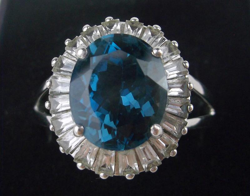Stunning Boxed Sterling 7ct Aquamarine Topaz Ring 11 (1 of 3)