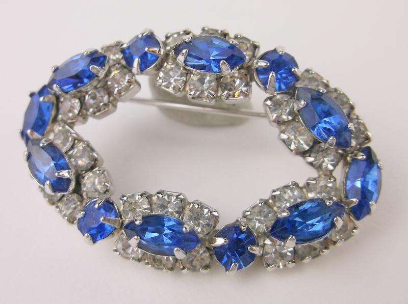 Mint 1950s Rhinestone Brooch (1 of 2)