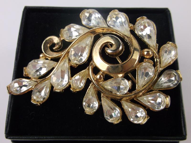 Stunning Antique Crown Trifari Rhinestone Brooch 1950s: excellent condition