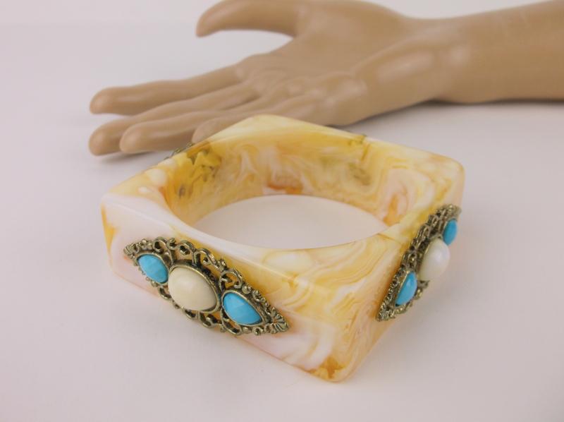 Stunning Large Bangle Bracelet (1 of 2)