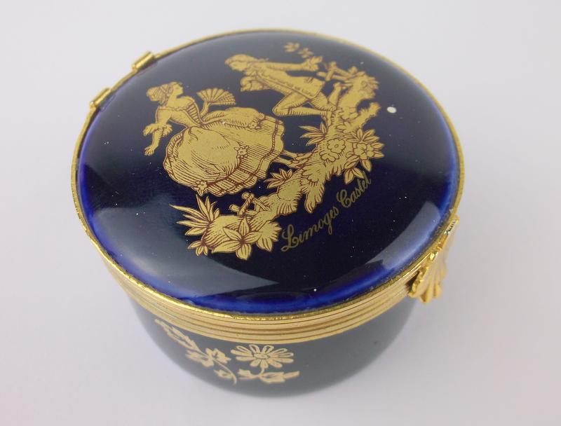 Stunning Vintage Limoges Castel 22k Gold Trinket Box: Mint Condition, In Like New Condition, Perfect