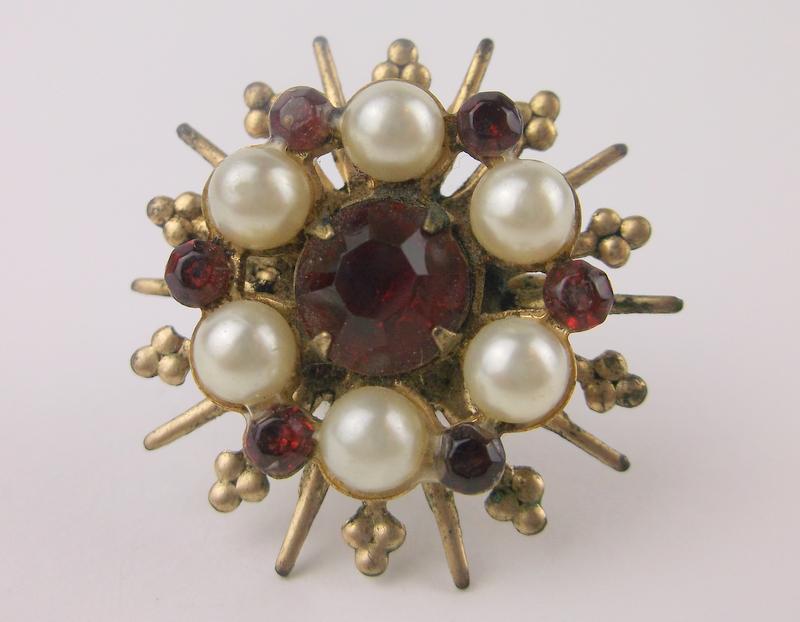 Gorgeous Antique 1960s Coro Craft Rhinestone Brooch (1 of 2)
