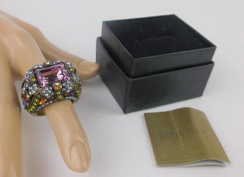 New Boxed Heidi Daus Rhinestone Ring Size 9 (1 of 4)
