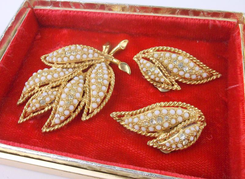 Antique Hattie Carnegie Brooch Earrings Set Boxed (1 of 7)