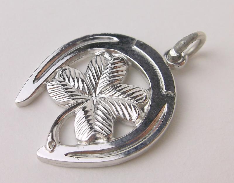 Mint Antique Wells Sterling Shamrock Luck Pendant: Solid Sterling Silver Guaranteed, in Brand New Never Worn Condition.