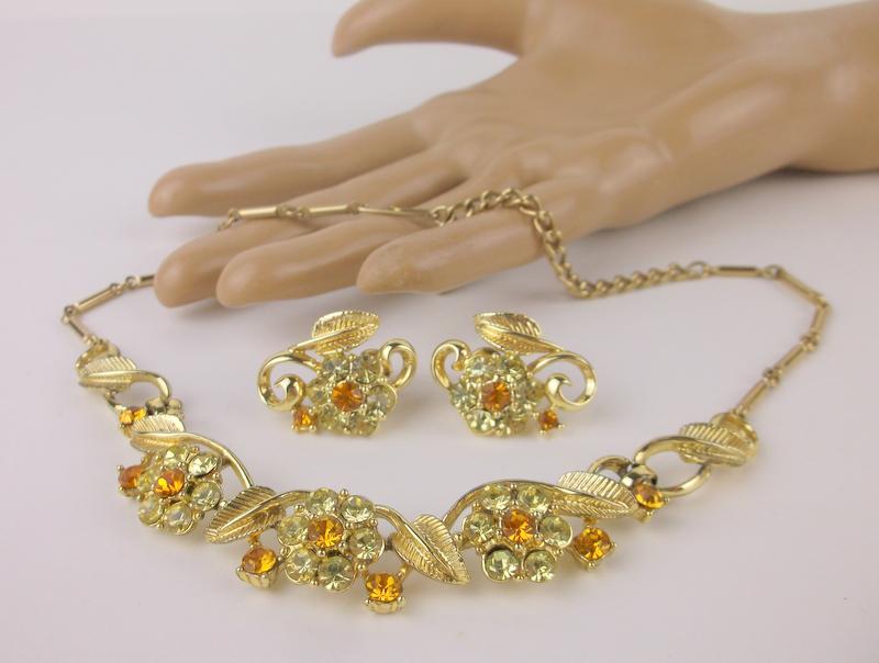 Mint 1960s Coro Craft Rhinestone Necklace Earrings 16" (1 of 5)