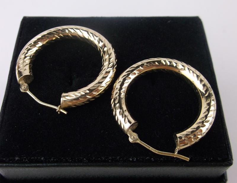 Stunning Boxed 14kt Gold Hoop Earrings (1 of 2)
