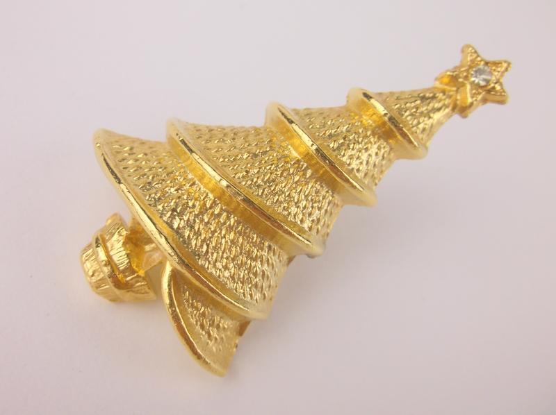 Gorgeous Vintage Christmas Tree Brooch (1 of 1)