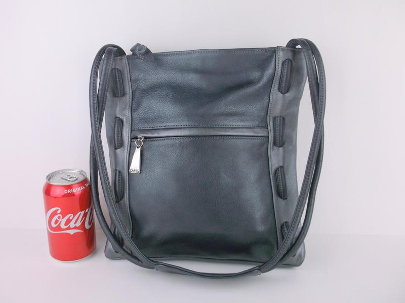 Stunning Paris Handbags Leather Handbag Purse NY (1 of 4)