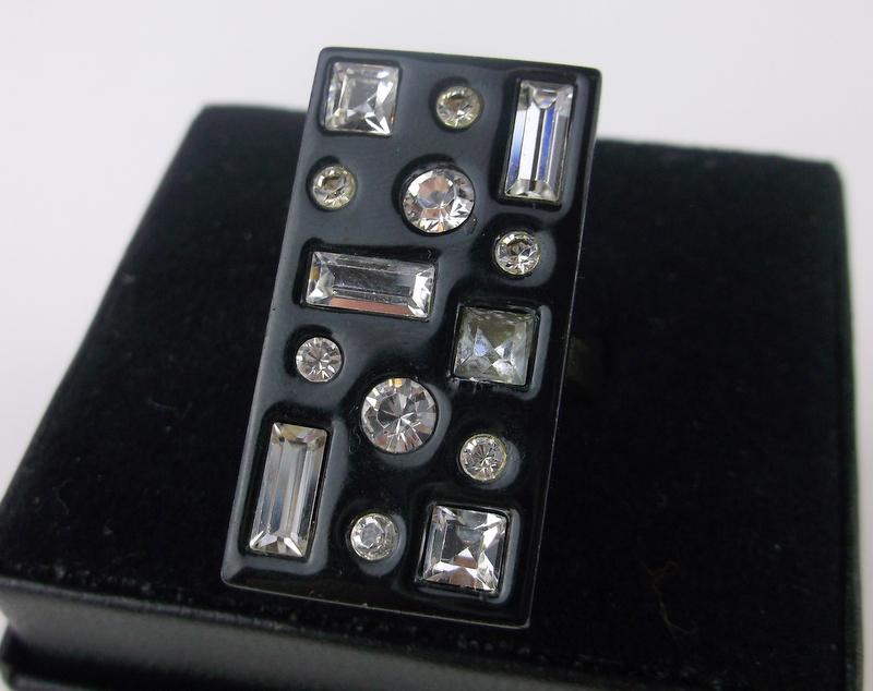 Stunning Glam Noir Rhinestone Ring 7 (1 of 2)