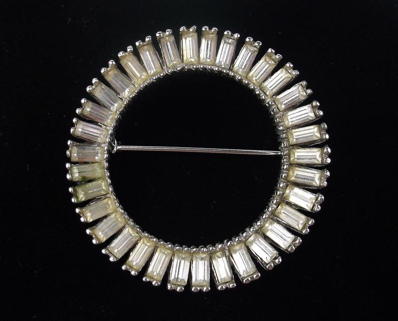 Stunning Antique 1950s Rhinestone Brooch (1 of 3)