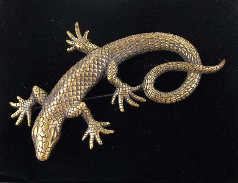 Mint Vintage Large Lizard Brooch Realistic Life Size (1 of 3)