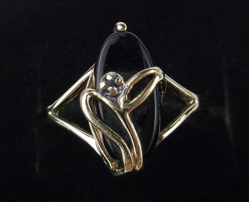 Stunning Boxed 10kt Gold Diamond Onyx Ring Size 6 (1 of 3)