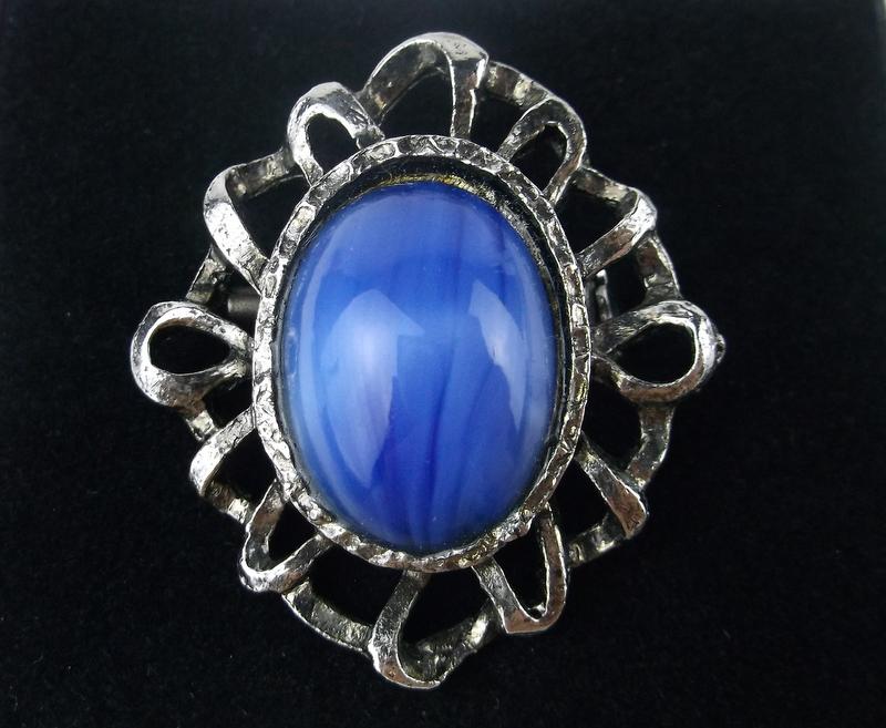 Mint Vintage 1970s Rhinestone Brooch (1 of 2)