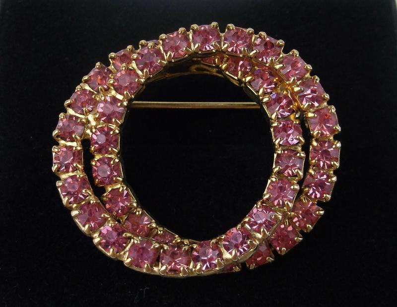 Mint Vintage 1970s Rhinestone Brooch (1 of 1)