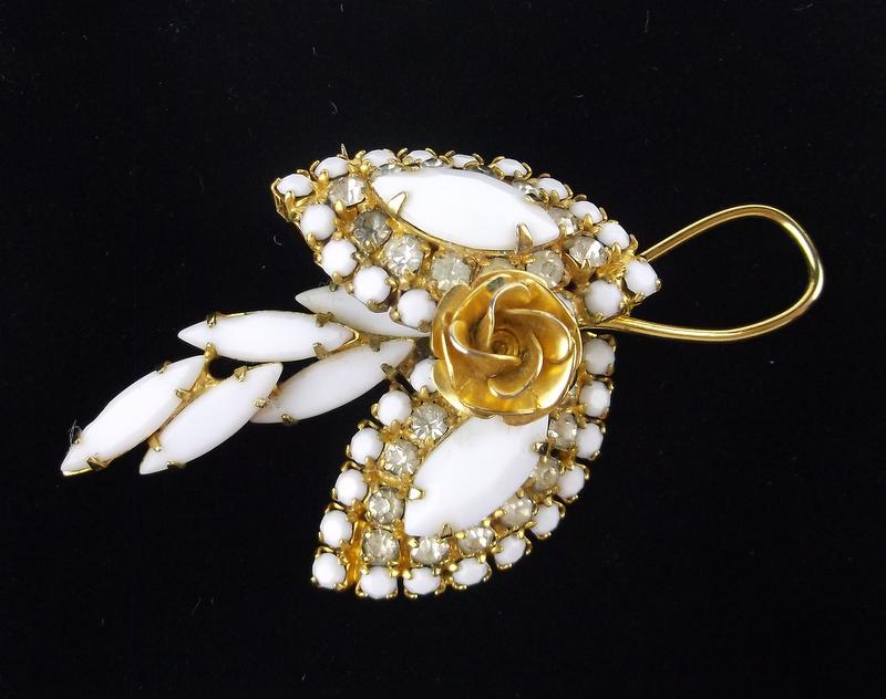 Mint Antique 1950s Rhinestone Brooch (1 of 2)